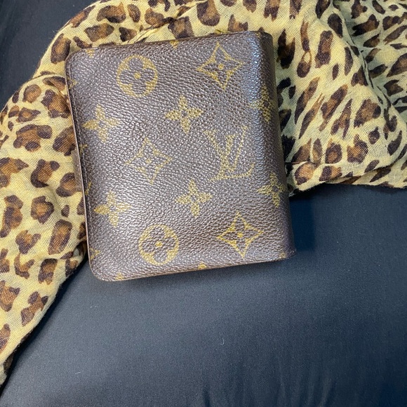 Louis Vuitton Monogram Canvas Wallet - Picture 4 of 6